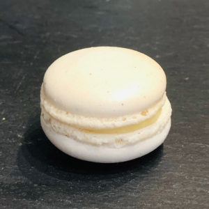 Vanille-Macaron aus der Konditorei Abessa aus Lübeck